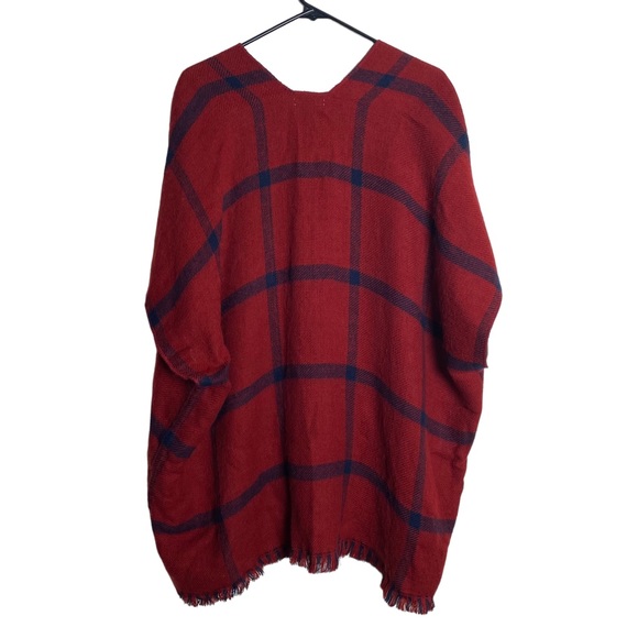 Loft Poncho Womens Sweater Wrap Shrug Soft Warm Fringe Hem Cape Plaid Red Blue - Picture 3 of 10